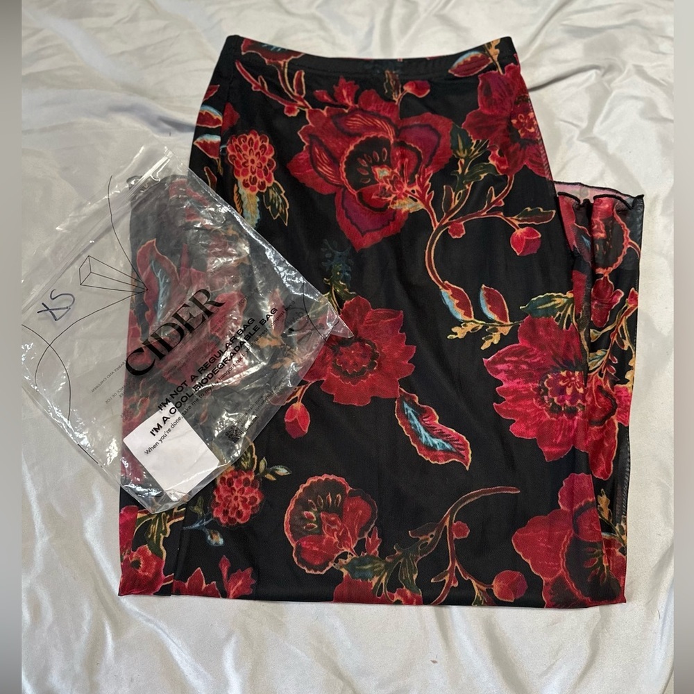 Cider MESH MID RISE FLORAL MAXI SKIRT - Picture 5 of 5